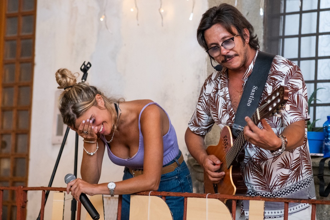 Duo musicale al balcone